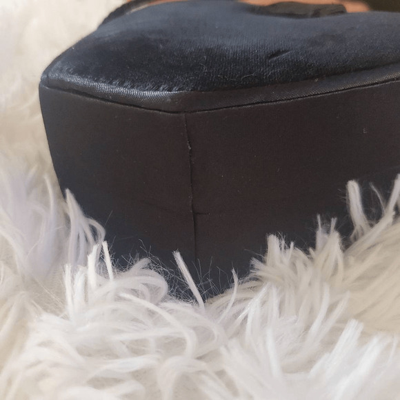 Swarovski Heart Shaped Velvet and Satin Evening Bag - Picture 7 of 9